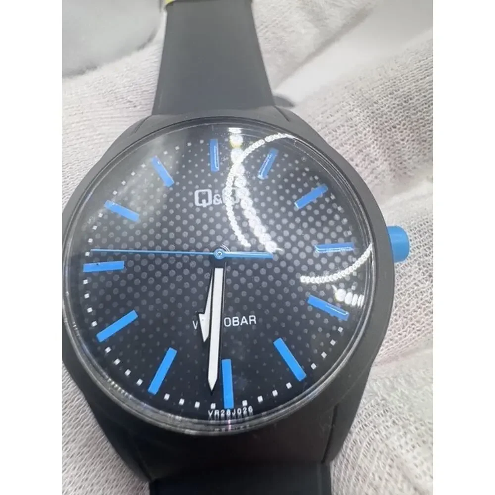 Brand new Q&Q by CITIZEN 10 Bar Water Resistant Men's Watch VR28J026Y